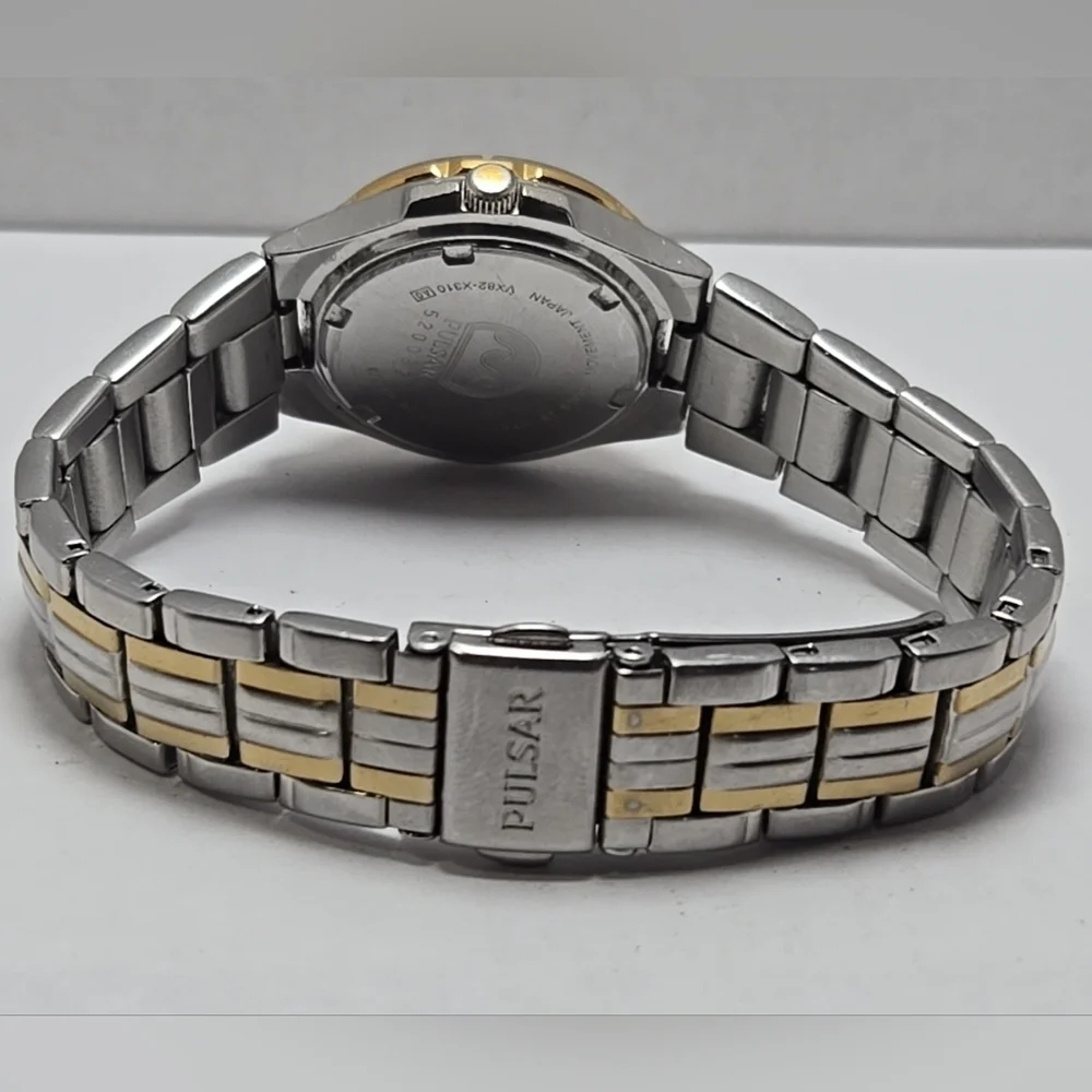 Womens Pulsar VX82-X310 Diver Style Date Watch Gold Silver Two Toned New Battery